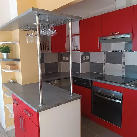 Grand Studio Avec Balcon, Bord De Mer Et Box Apartment